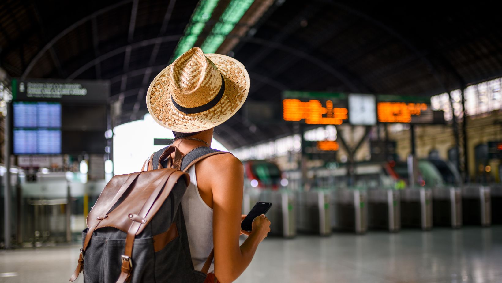 What makes thailand a dream destination for solo tourists