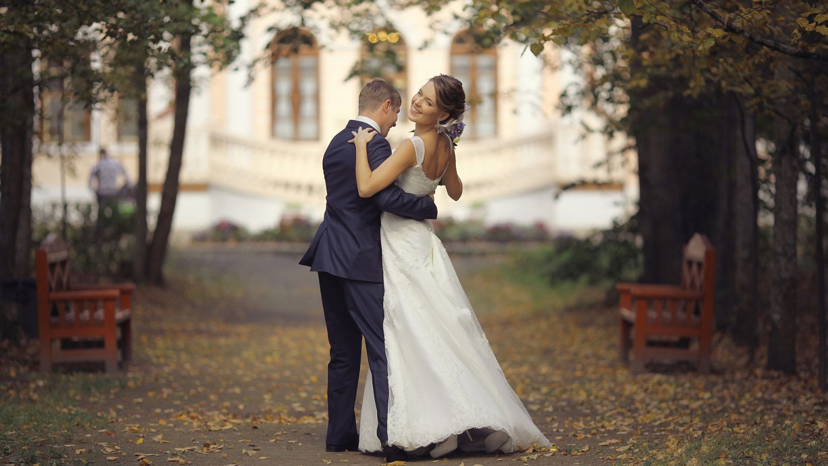 How to plan a wedding photography experience that feels like a cinematic love story