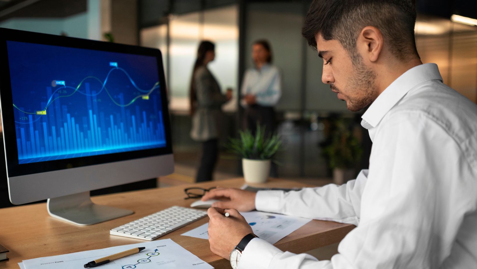Understanding the basics and strategies of online forex trading for success