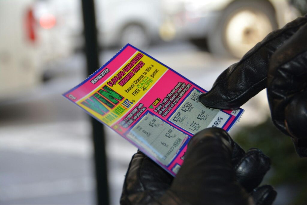 Guide to playing scratch cards online