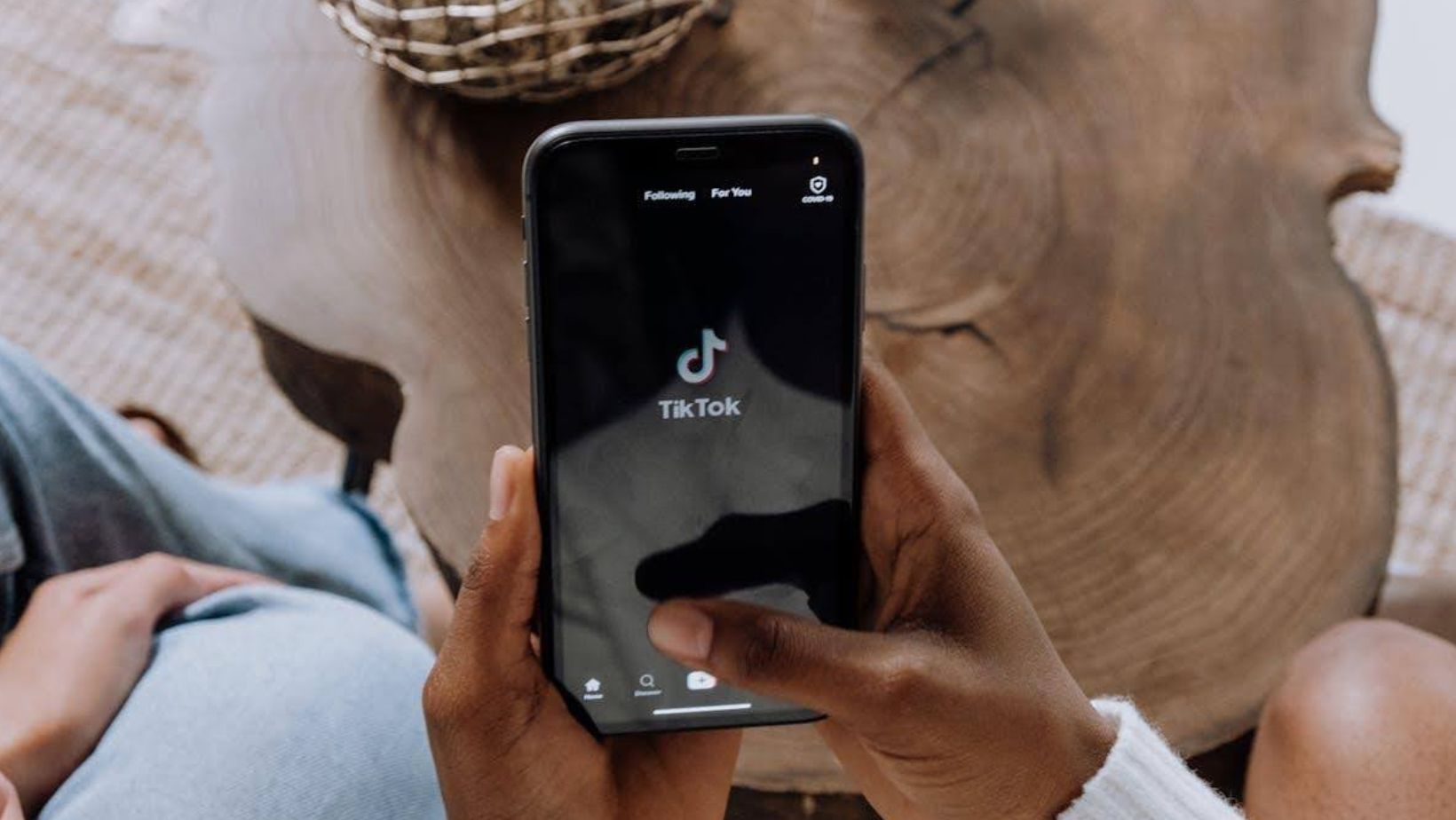 How tiktok and youtube are redefining financial education